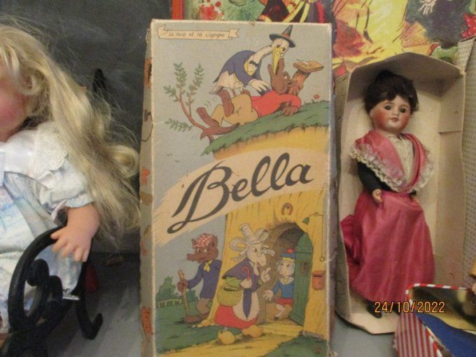 Poupee bella vintage en boite