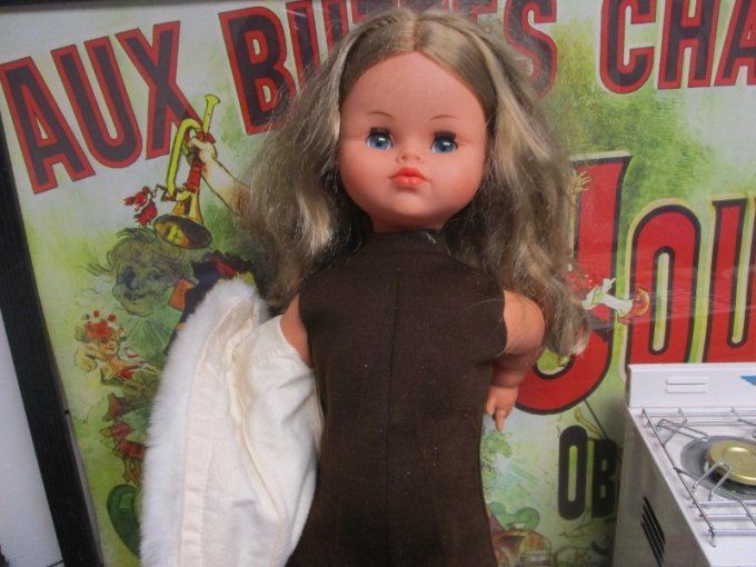 jolie poupee bella