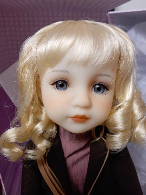 Poupee ruby red molly