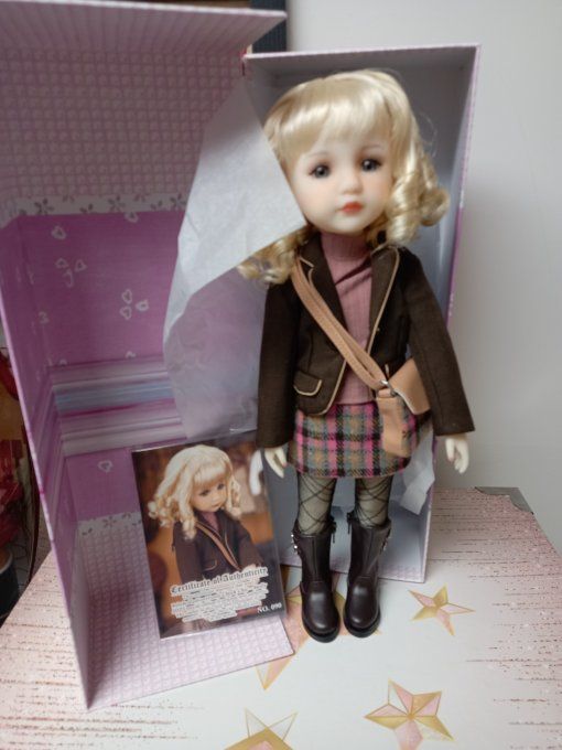 Poupee ruby red molly