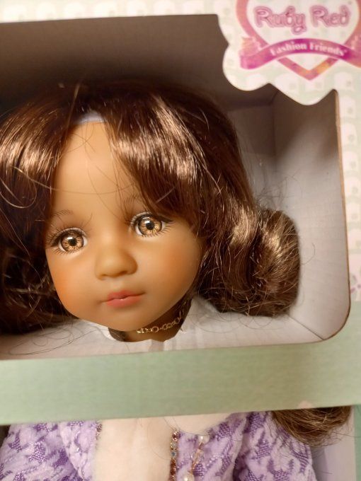 Poupee ruby red grace