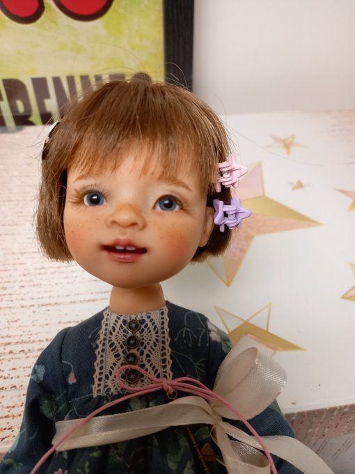 Superbe poupée  paola reina