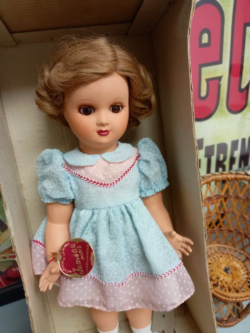 Magnifique  poupée  jumeau