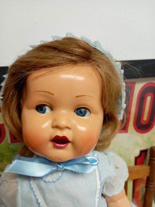 Superbe  poupée raynal 