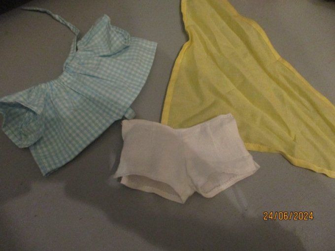 Tenue emilie juillet 2000