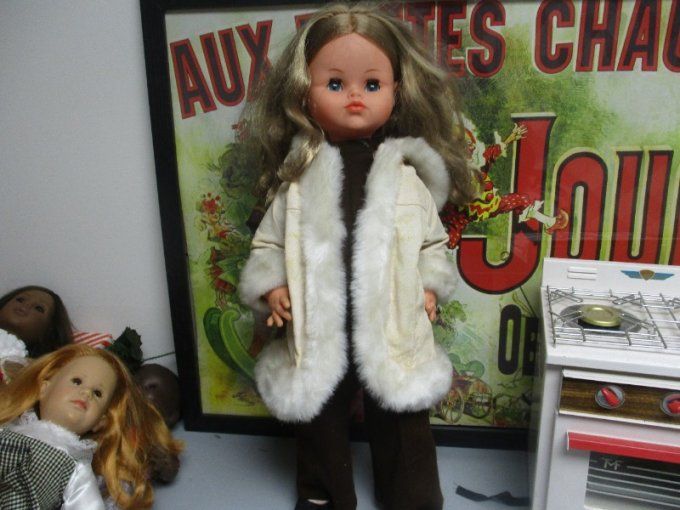 jolie poupee bella