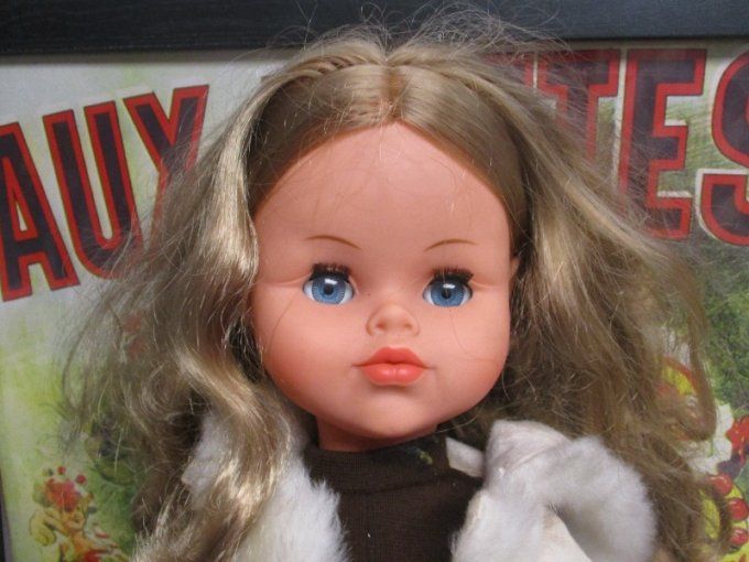 jolie poupee bella