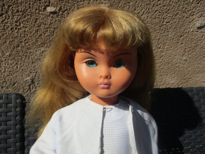 superbe poupee bella nina