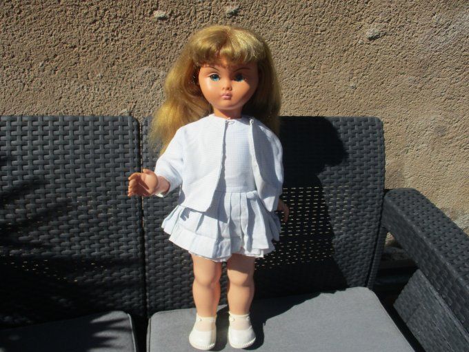 superbe poupee bella nina