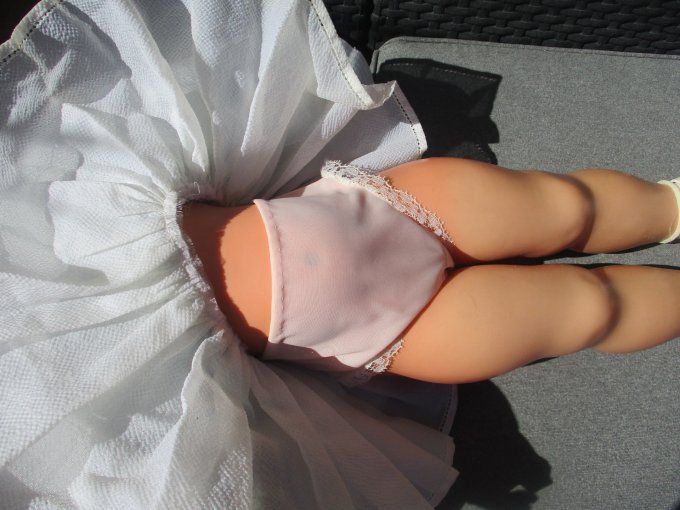 superbe poupee bella nina