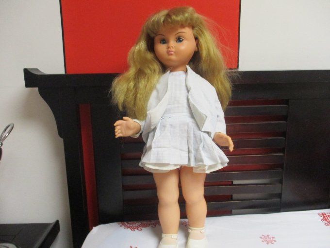 superbe poupee bella nina