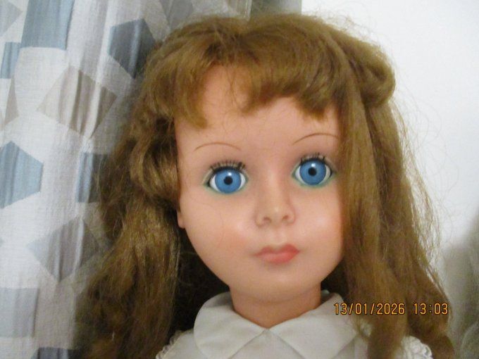 superbe poupee bella