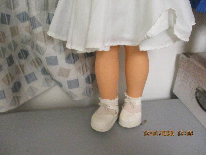 superbe poupee bella