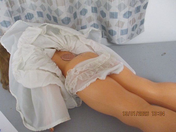 superbe poupee bella