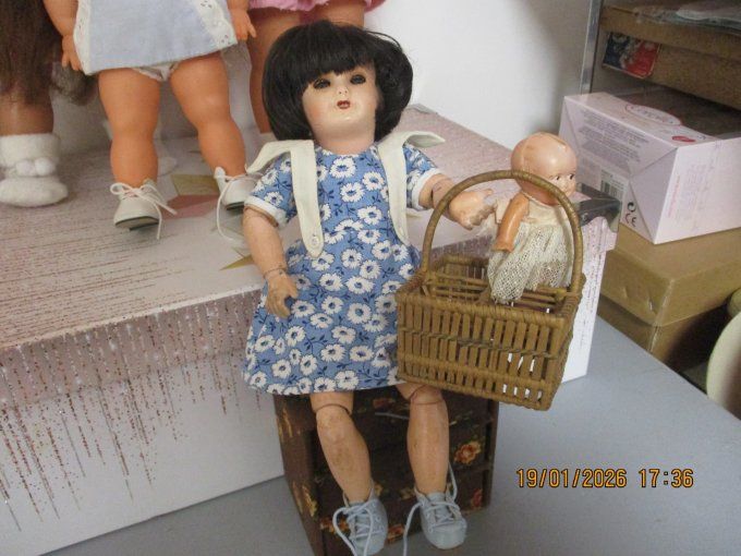 JOLIE POUPEE BLEUETTE COMPOSITION