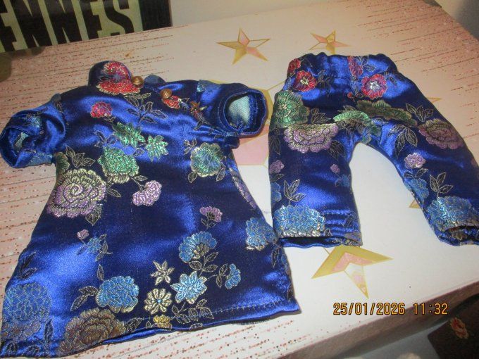 TENUE asiatique pour emilie