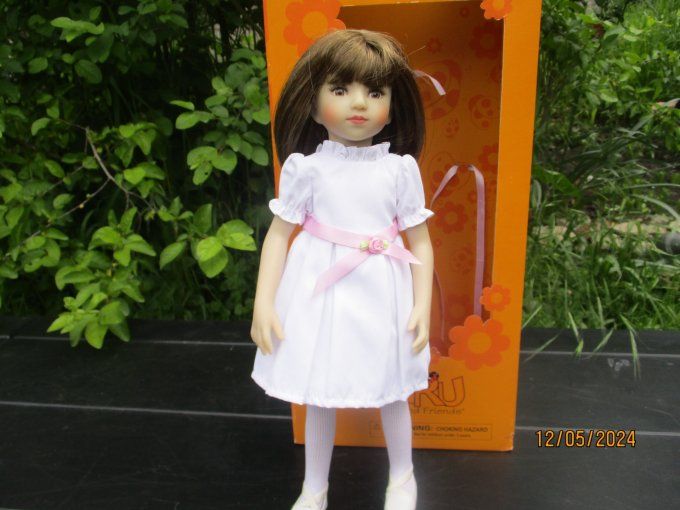 JOLIE POUPEE MINI MARU