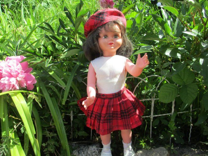 JOLIE POUPEE VINTAGE