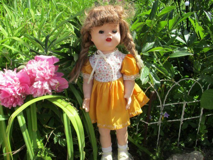 JOLIE POUPEE VINTAGE