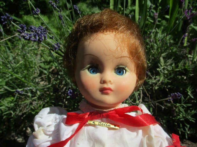 jolie  poupee bella