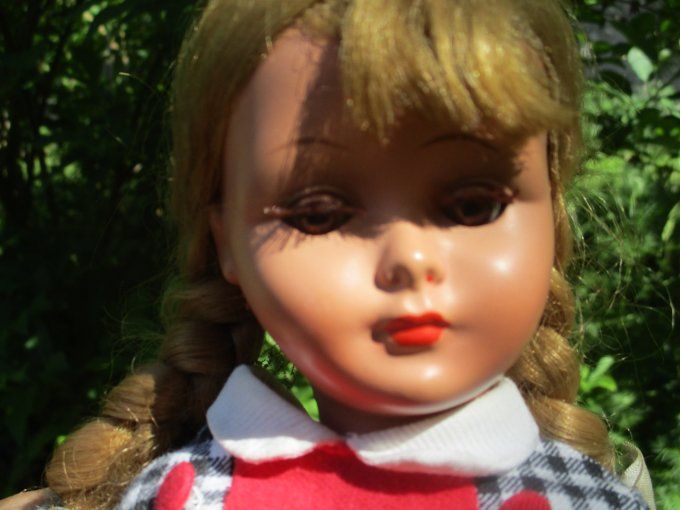 jolie poupee bella rodhoid