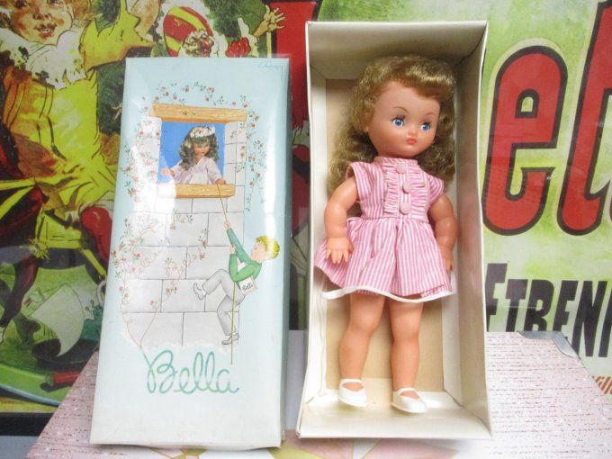 Jolie poupee bella en boite