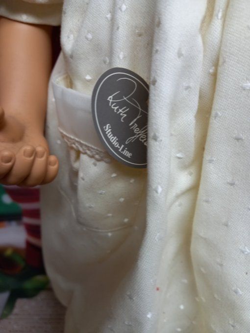 Jolie poupée Ruth trieffesen