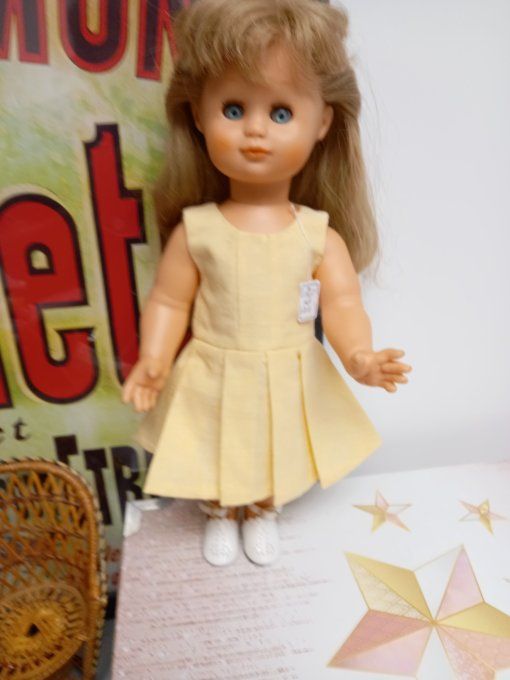 Jolie  robe  pour poupée  m &T