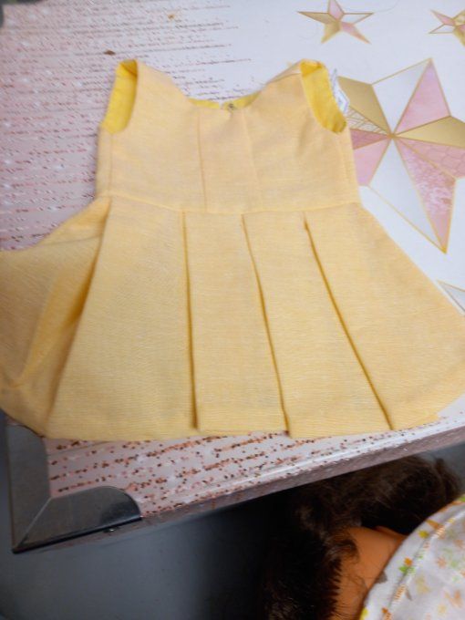 Jolie  robe  pour poupée  m &T