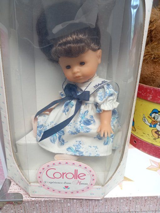 Jolie  poupée  corolle