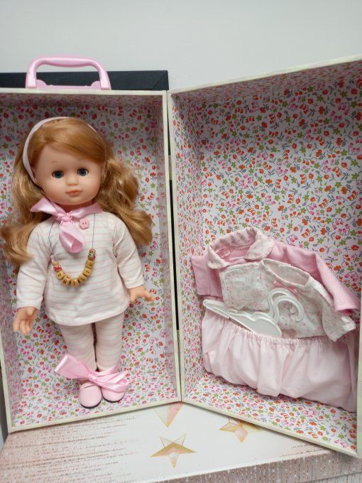 Rare poupee Émilie dans sa malle