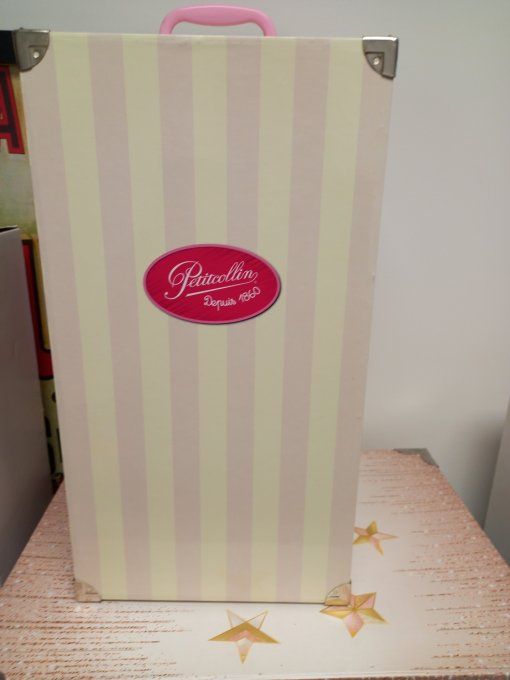 Rare poupee Émilie dans sa malle