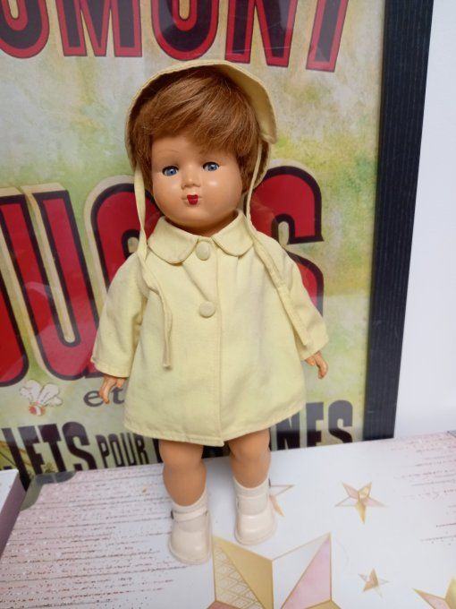 Poupee  gege  petite fille de France 