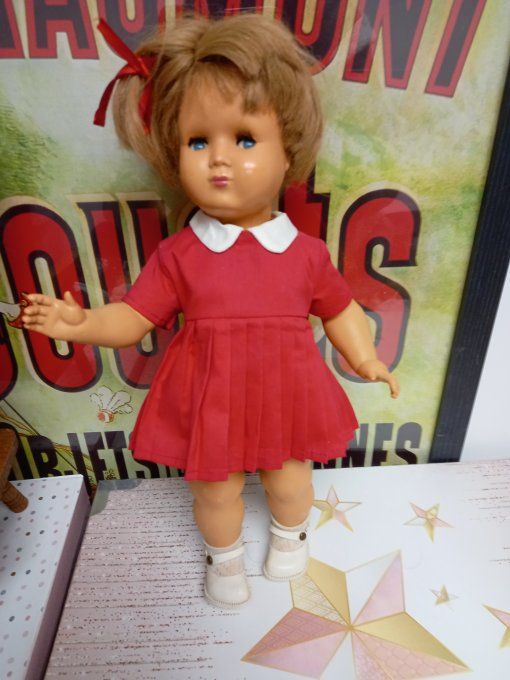 Poupee  gege  petite fille de France 