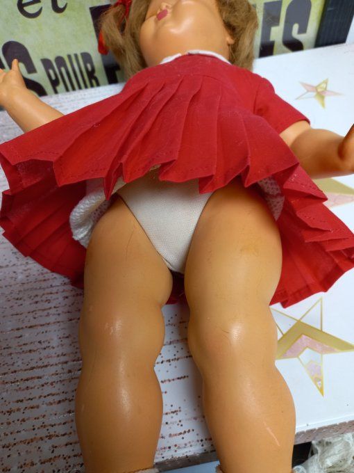 Poupee  gege  petite fille de France 