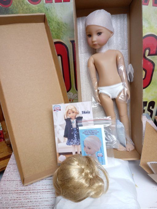 Poupee thais ruby fassions friends