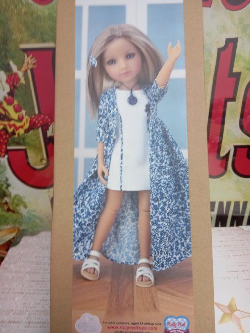 Poupee  Zoé ruby red  fassions friends 