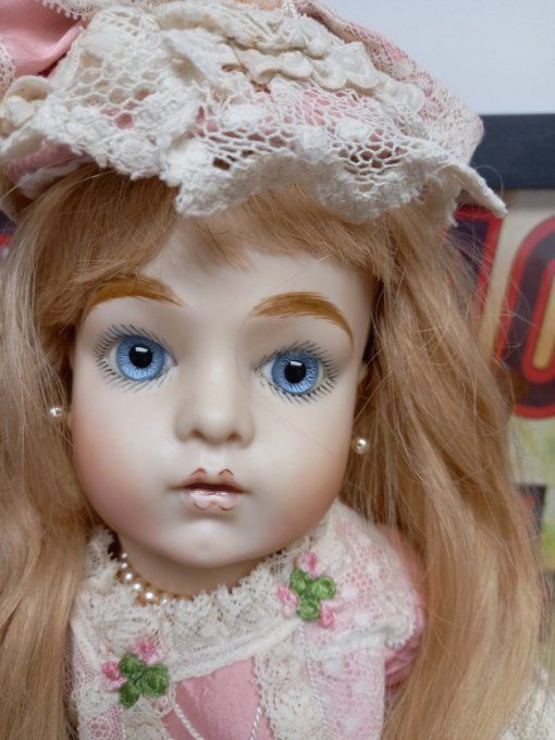 Reproduction  d une poupee bru