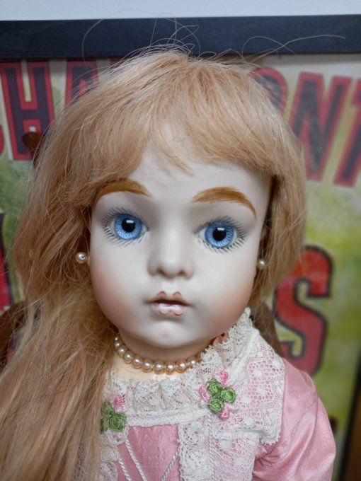 Reproduction  d une poupee bru