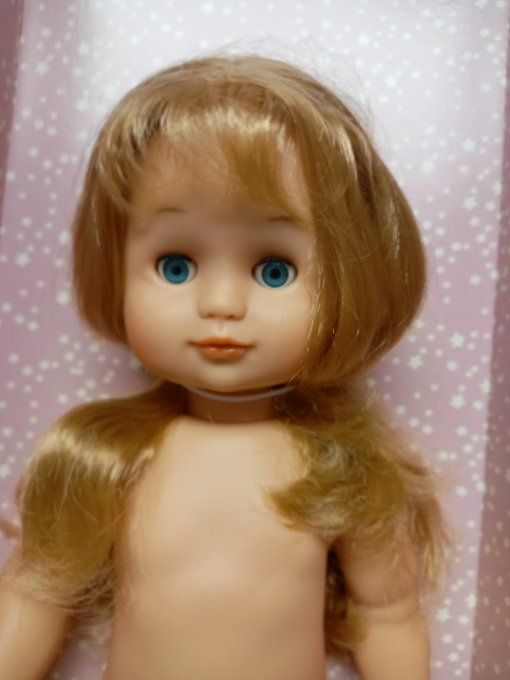 Émilie blonde 
