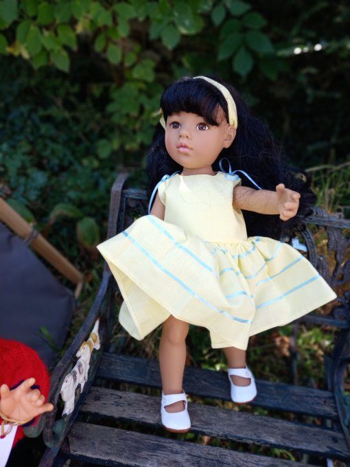 Jolie poupée gotz  asiatique 