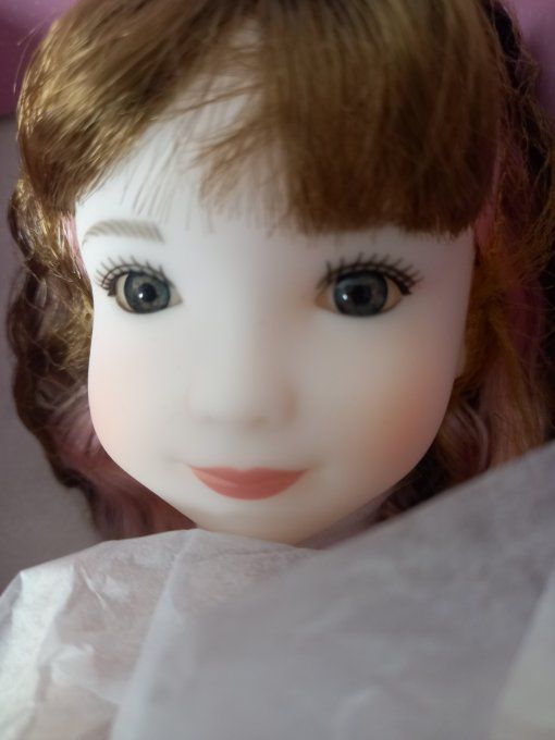 Poupee ruby red sibblies sunny