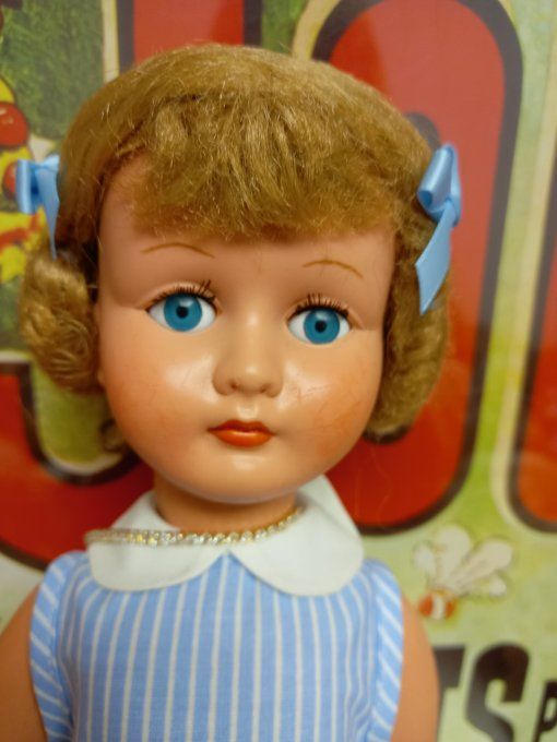 JOLIE POUPEE VINTAGEressemble à une bella non marquu
