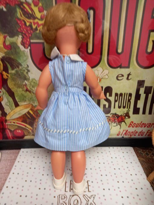JOLIE POUPEE VINTAGEressemble à une bella non marquu