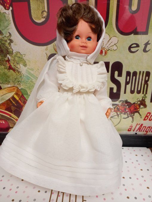 Jolie poupée  clodrey