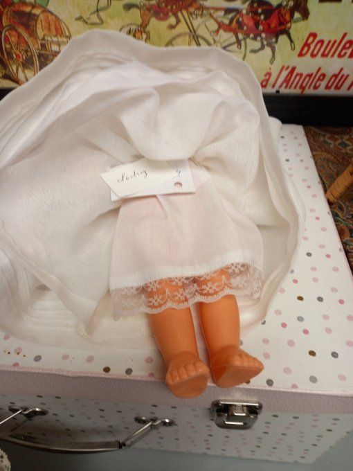 Jolie poupée  clodrey