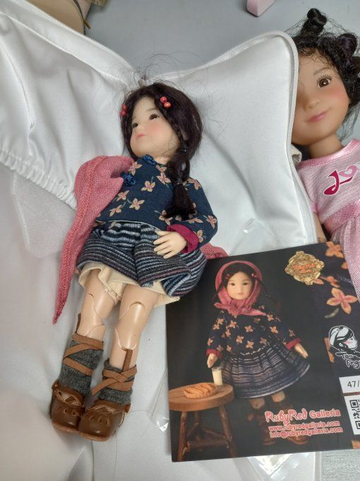 Poupee ruby red ten ping