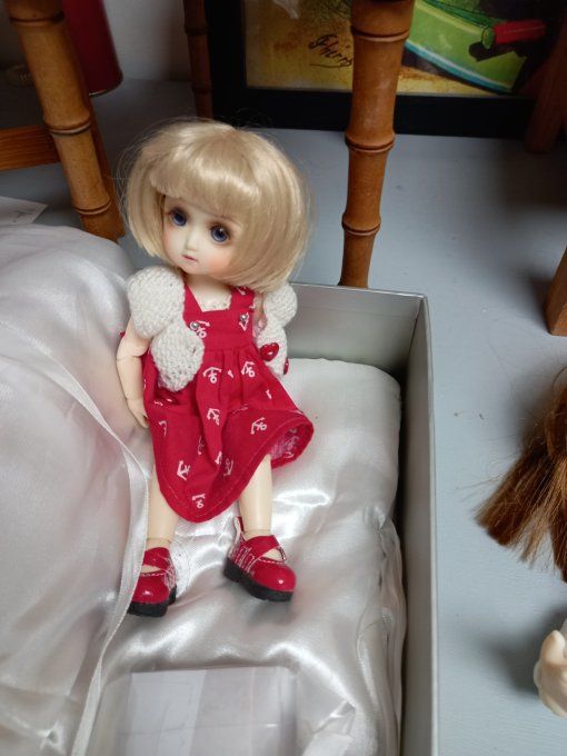 Poupee ruby red gallery