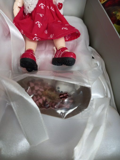 Poupee ruby red gallery