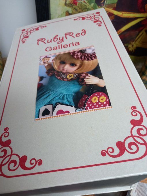 Poupee ruby red gallery
